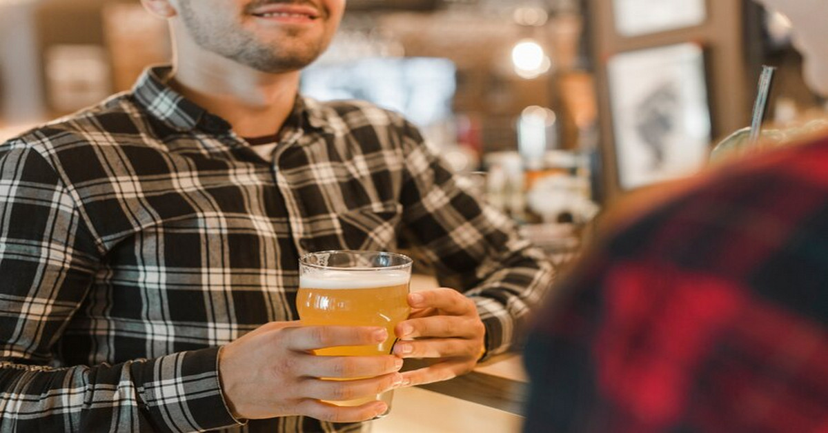 Relación alcohol y trabajo